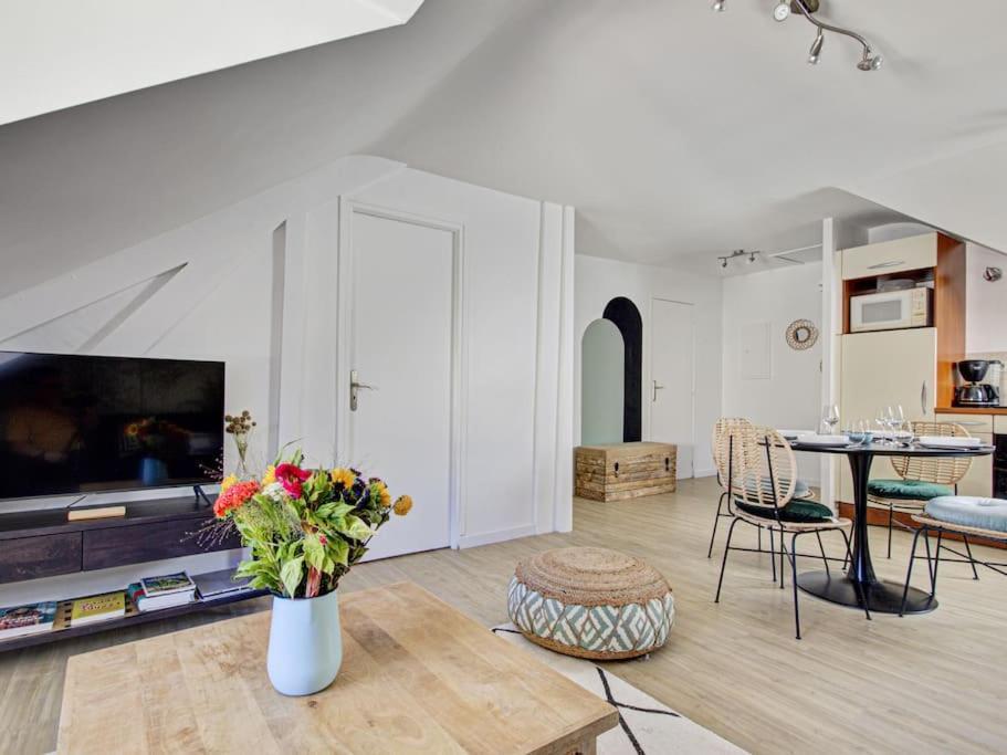 Appartement En Plein Coeur De Ванн Экстерьер фото