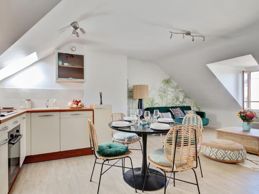 Appartement En Plein Coeur De Ванн Экстерьер фото